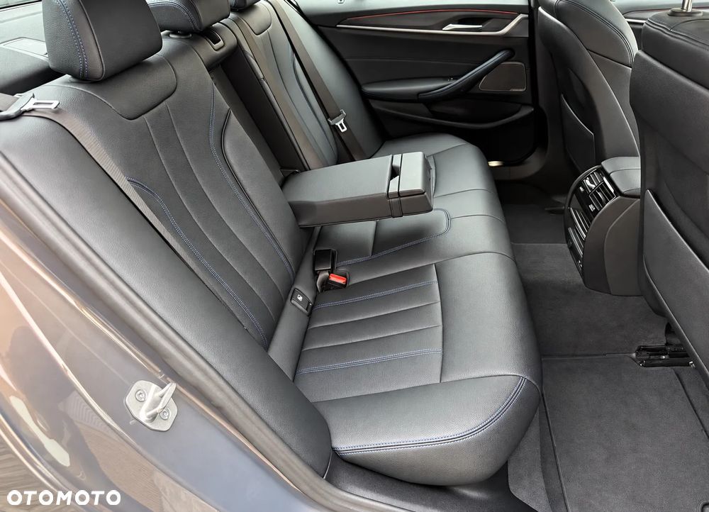 BMW Seria 5 530i xDrive mHEV M Sport sport - 40
