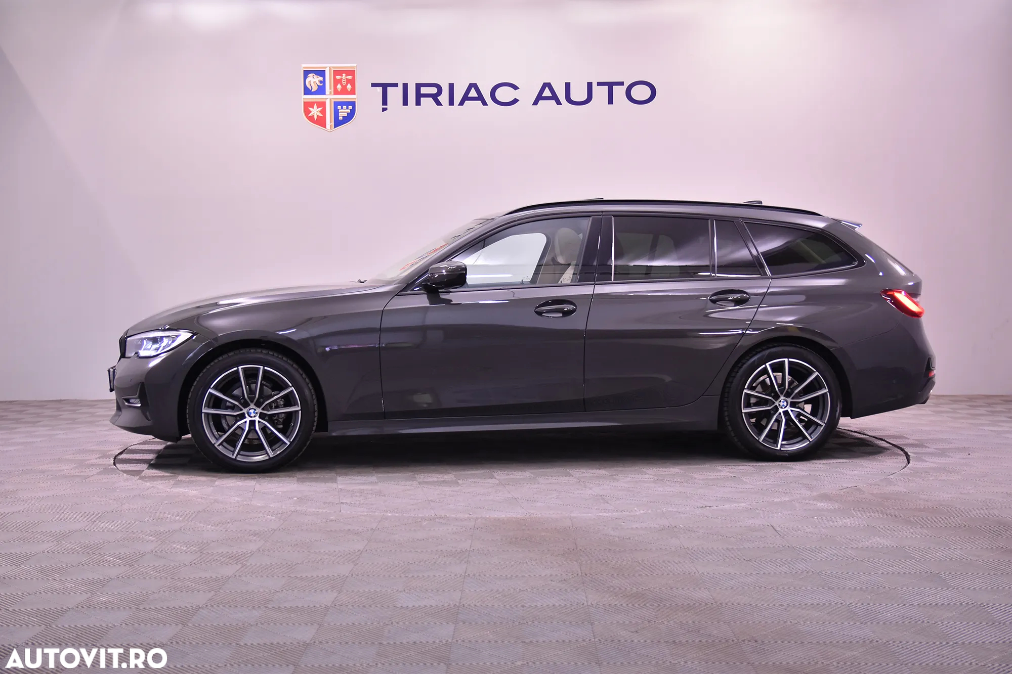 BMW Seria 3 318i Touring Aut. - 2