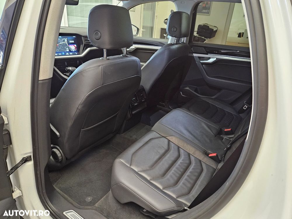 Volkswagen Touareg V6 TDI 4MOTION Elegance - 11