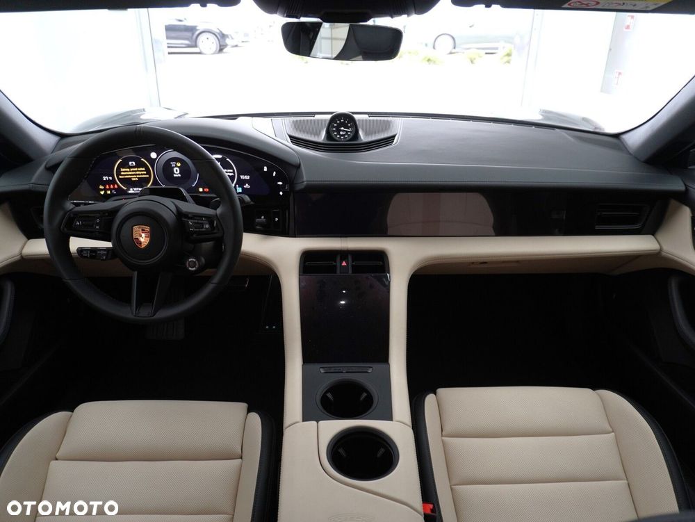 Porsche Taycan 105kWh 4S Black Edition - 38