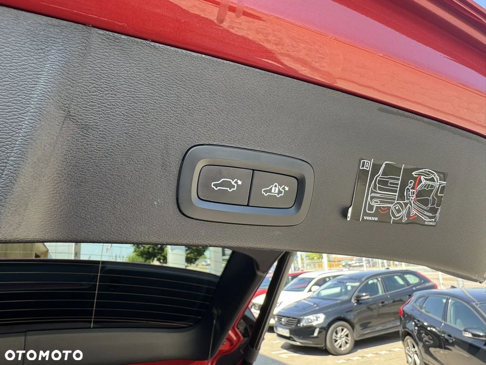 Volvo XC 40 T5 Plug-In Hybrid Inscription - 25