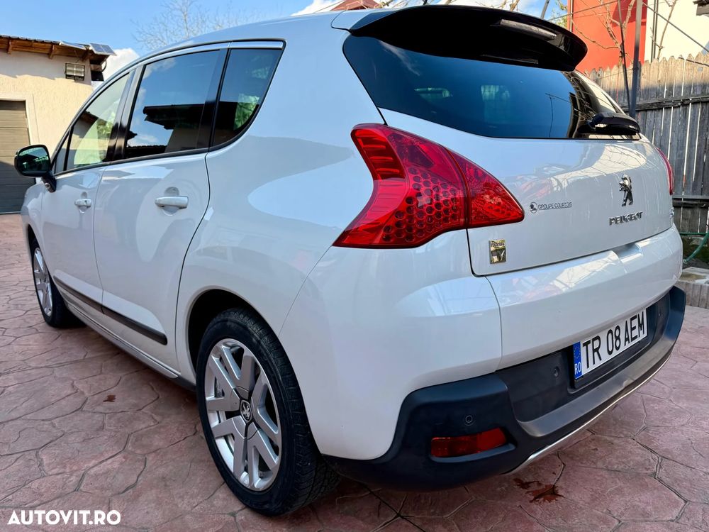 Peugeot 3008 HYbrid4 - 4
