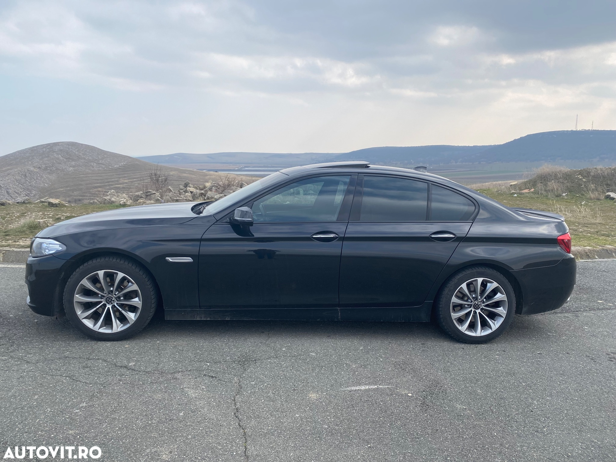 BMW Seria 5 520d xDrive AT - 18