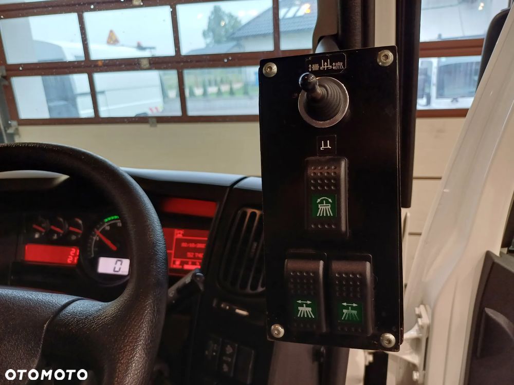 Renault D12 Zamiatarka Zoeller Faun Euro 6 PM10 Szczotki L/R Rok 2017 2 Silniki 2825 MTH - 25