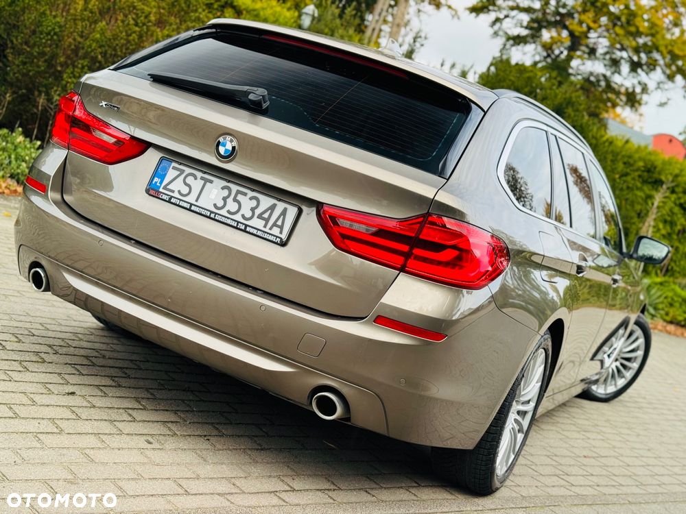 BMW Seria 5 520d xDrive Touring - 28
