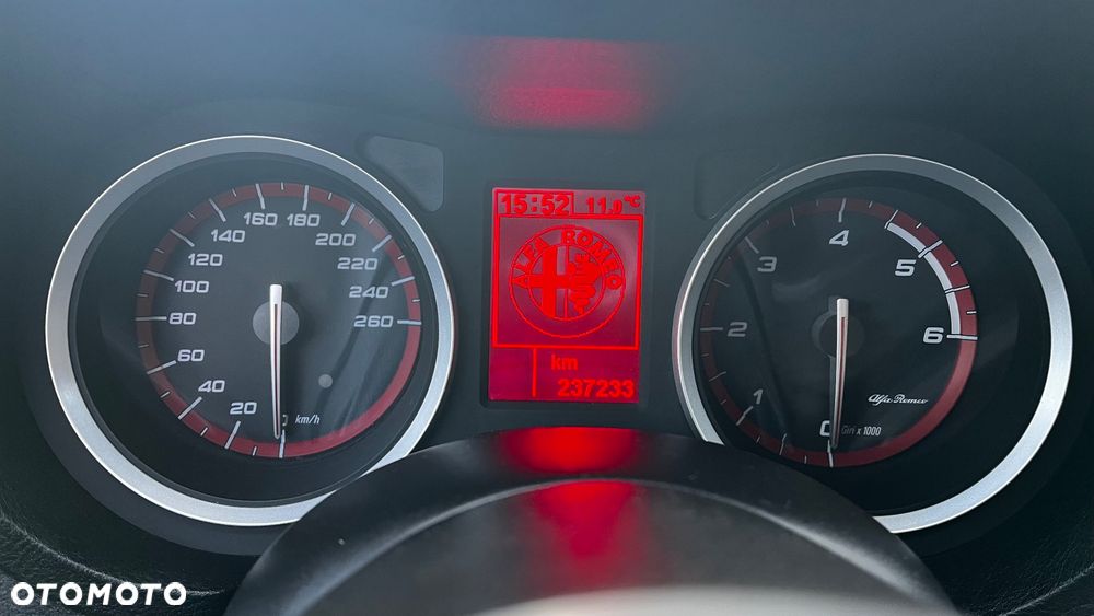 Alfa Romeo 159 1.9JTDM ti - 11
