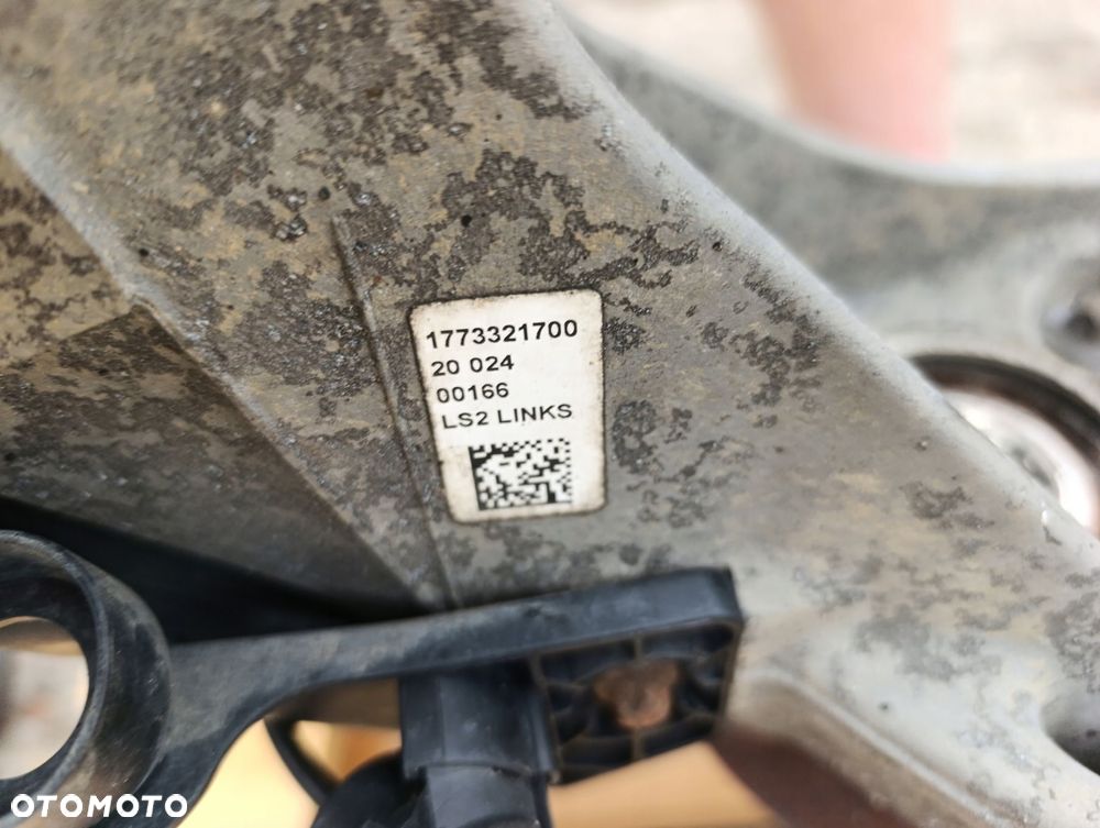 MERCEDES W177 A45 S LEWA PRZEDNIA ZWROTNICA A1773321700 - 2