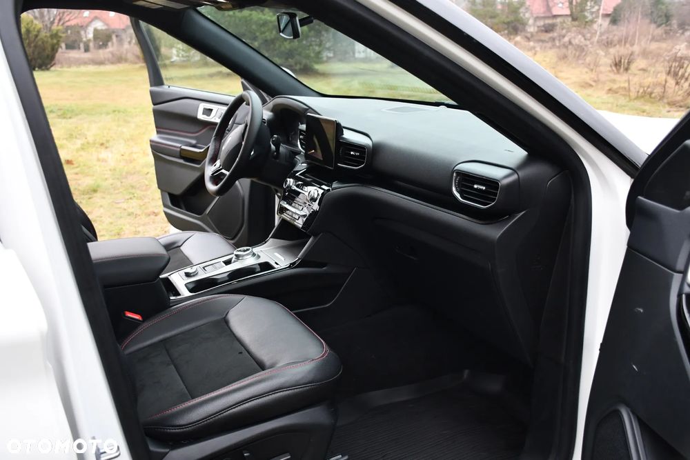 Ford Explorer - 13