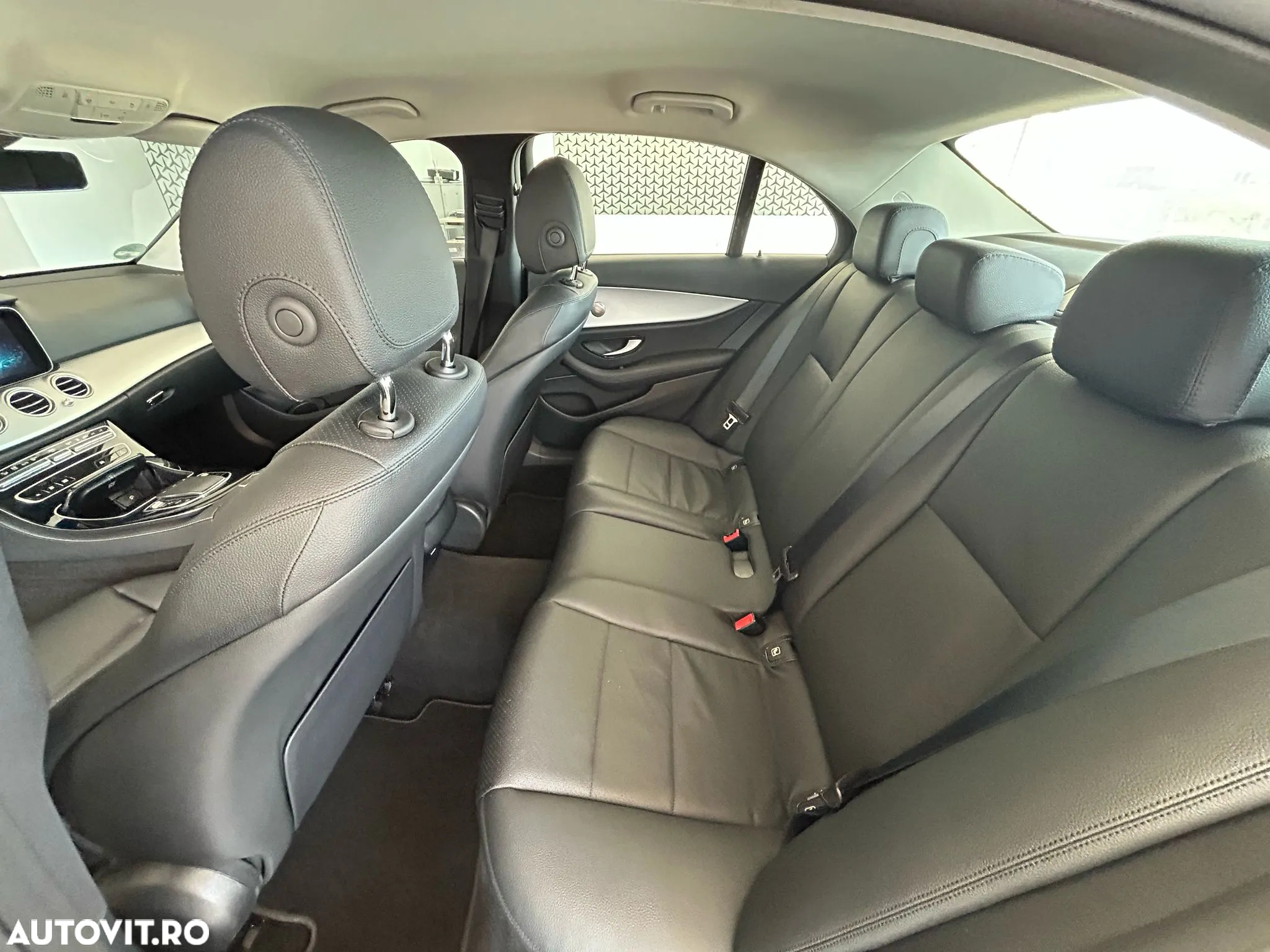Mercedes-Benz E 220 d 9G-TRONIC Avantgarde - 11