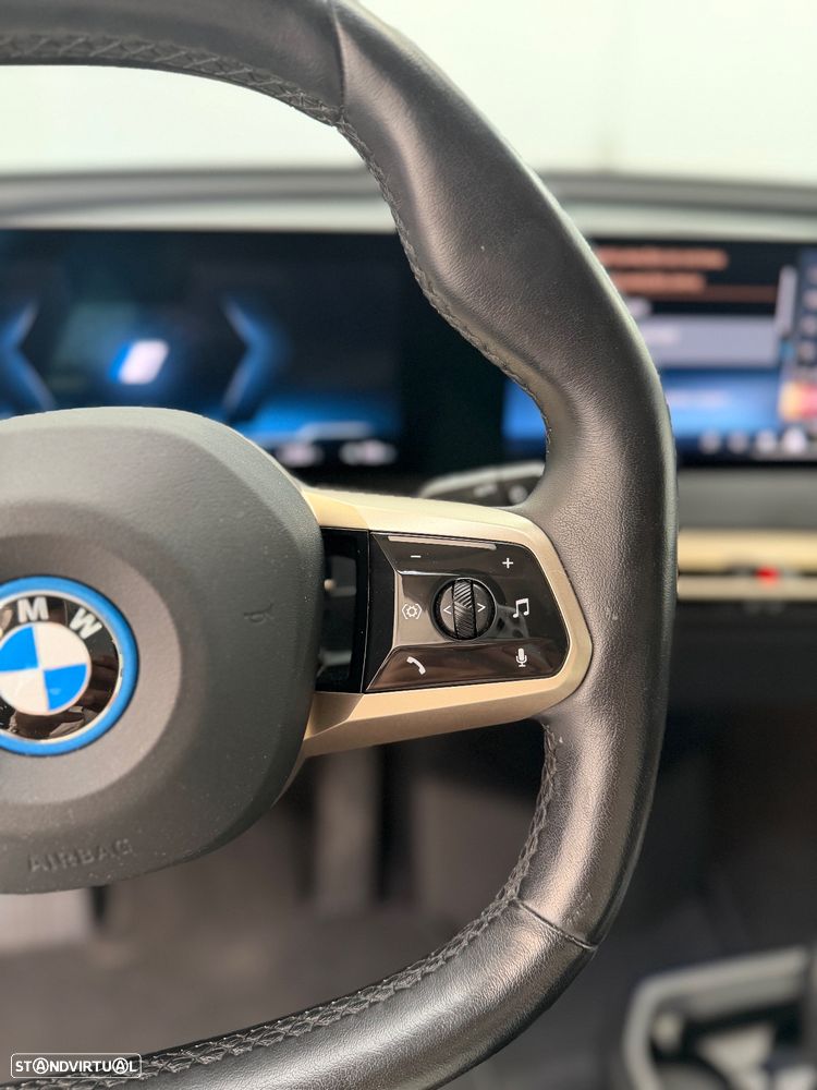 BMW iX xDrive 50 Pack Desportivo - 33