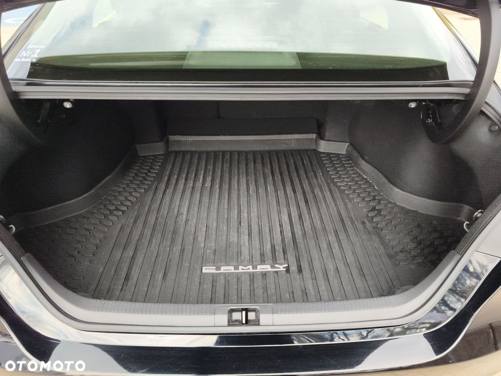 Toyota Camry 2.5 Hybrid Comfort CVT - 12