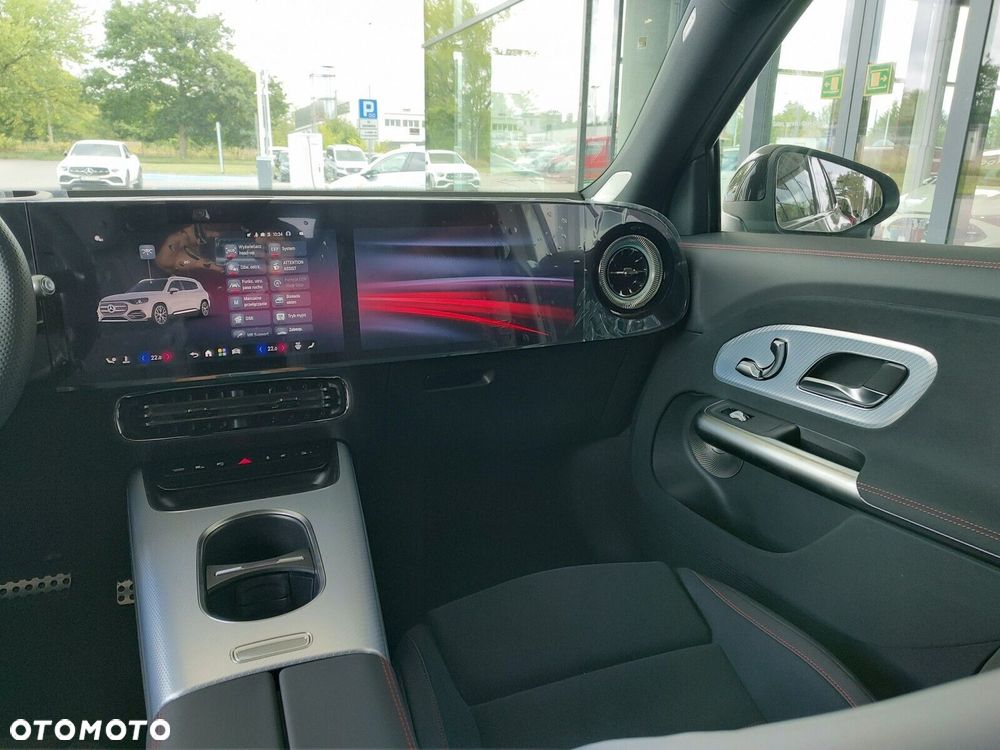 Mercedes-Benz GLB - 15