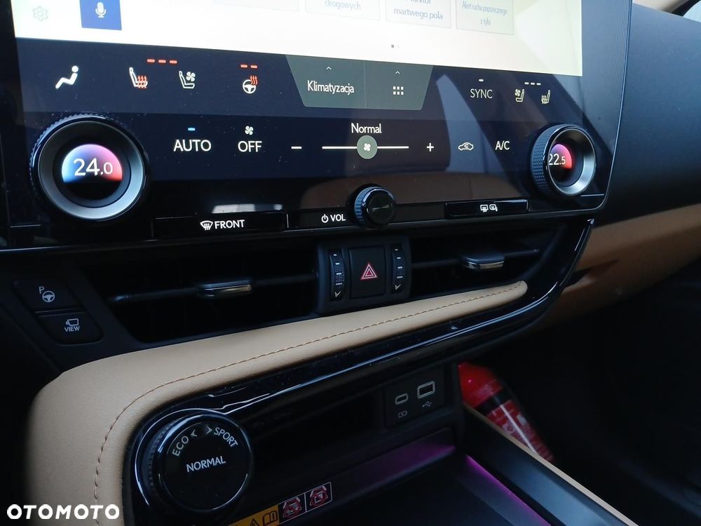 Lexus NX 350h Omotenashi AWD - 18