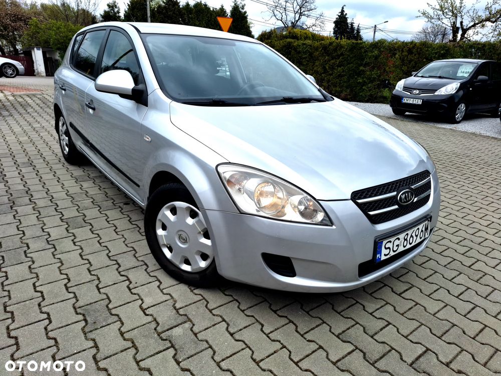 Kia Ceed - 27