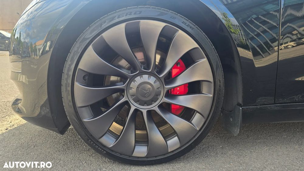 Tesla Model 3 - 12