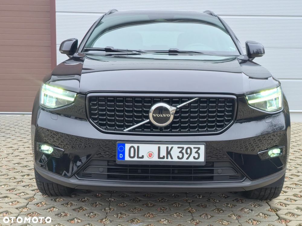 Volvo XC 40 B3 B DKG Plus Black Edition - 2