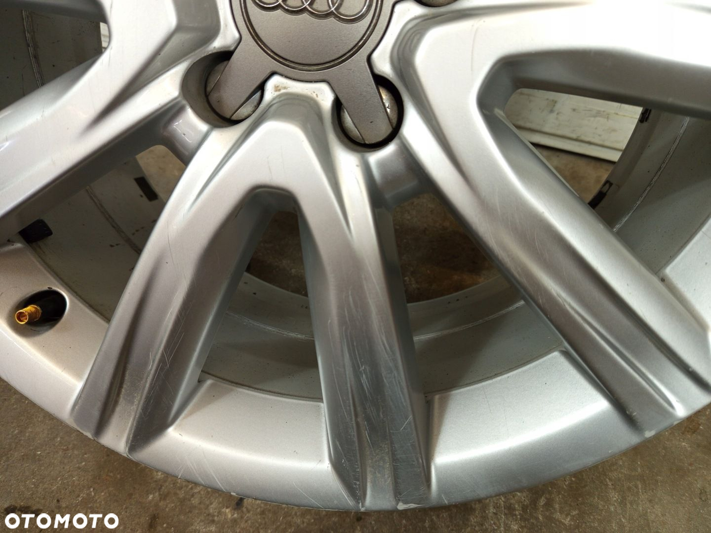 FELGA ALUMINIOWA AUDI A6 C7 4G0601025BF 8J 18 ET39 5x112 - 3