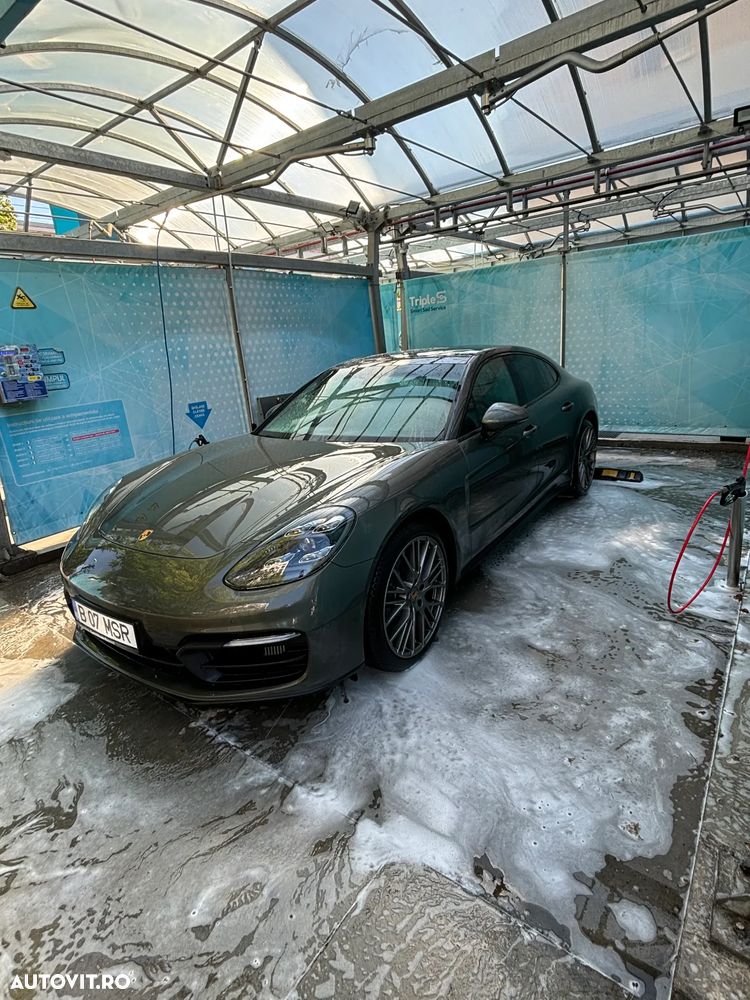 Porsche Panamera 4 - 3
