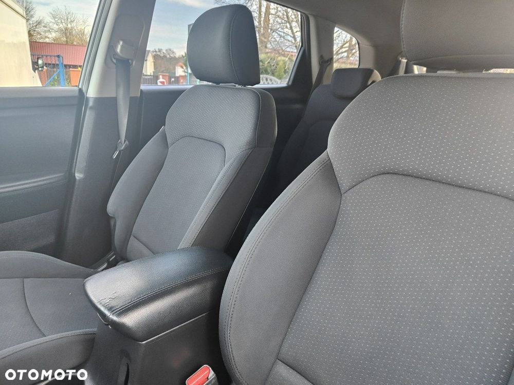 Kia Carens - 16