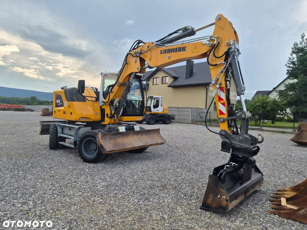 Liebherr A 912 Compact - 10