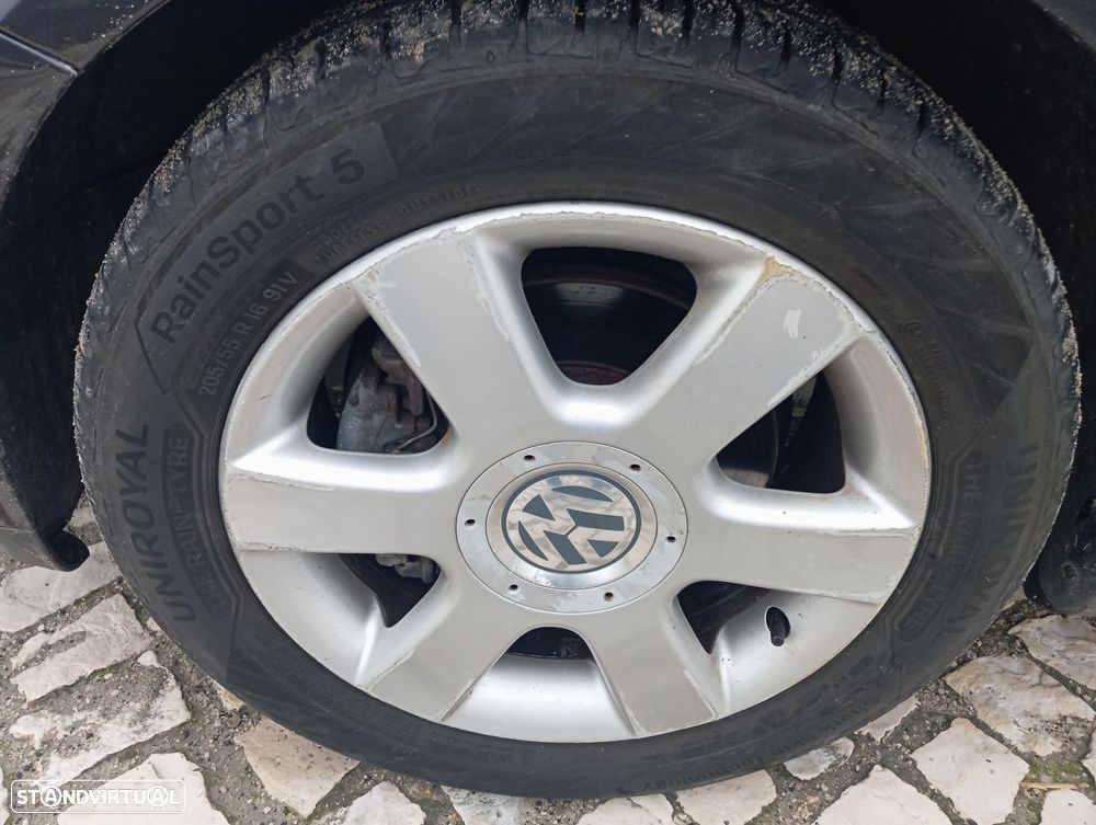 VW Golf 2.0 TDi Confortline - 5