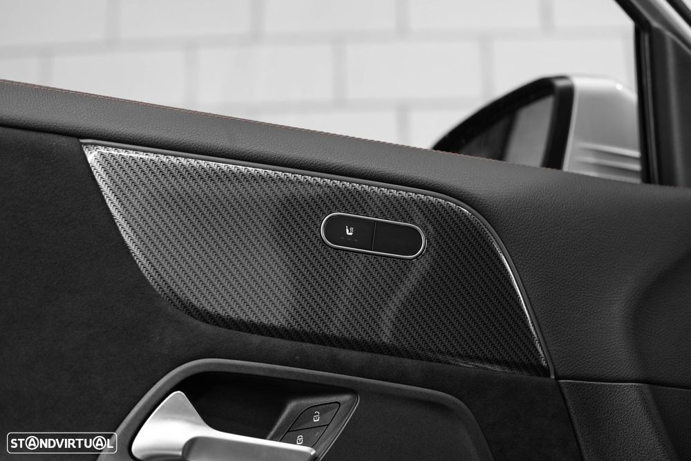 Mercedes-Benz GLA 250 e AMG Line - 32