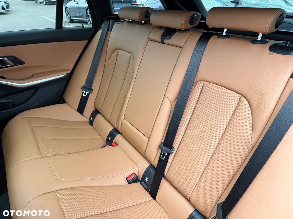 BMW Seria 3 320d xDrive M Sport Sport - 29