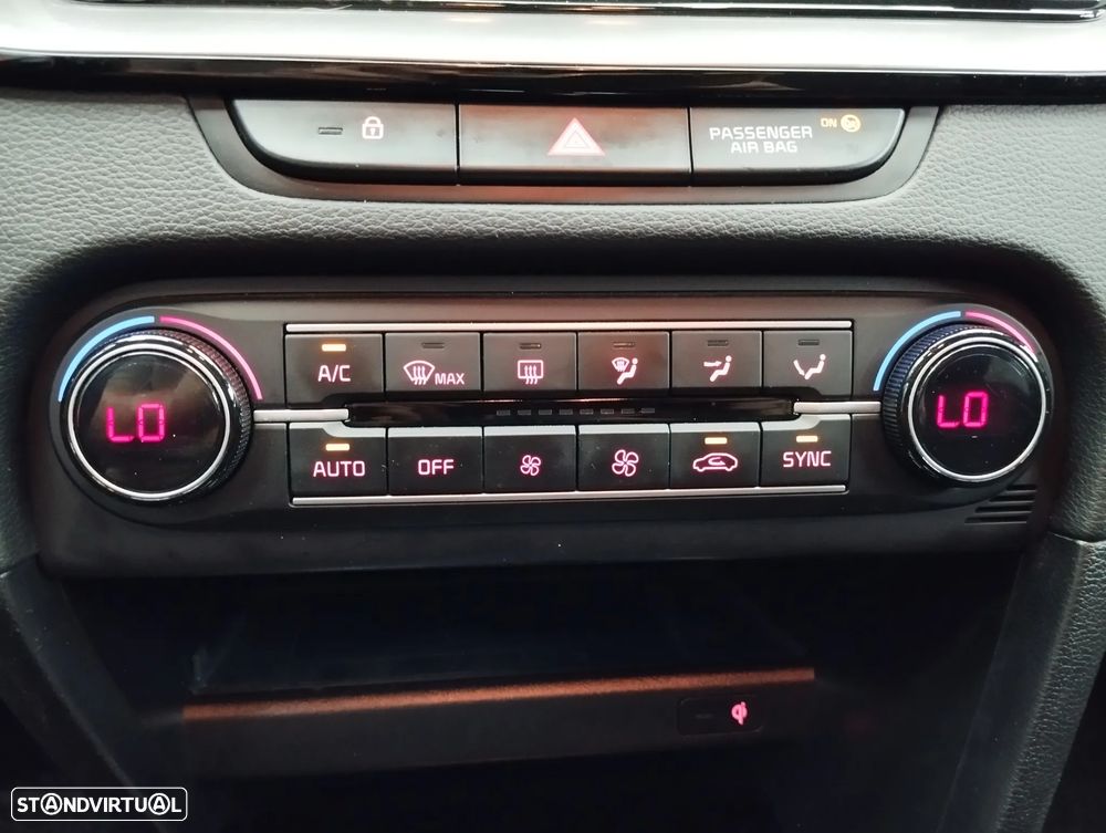 Kia Ceed SW 1.0 T-GDI Sport - 33