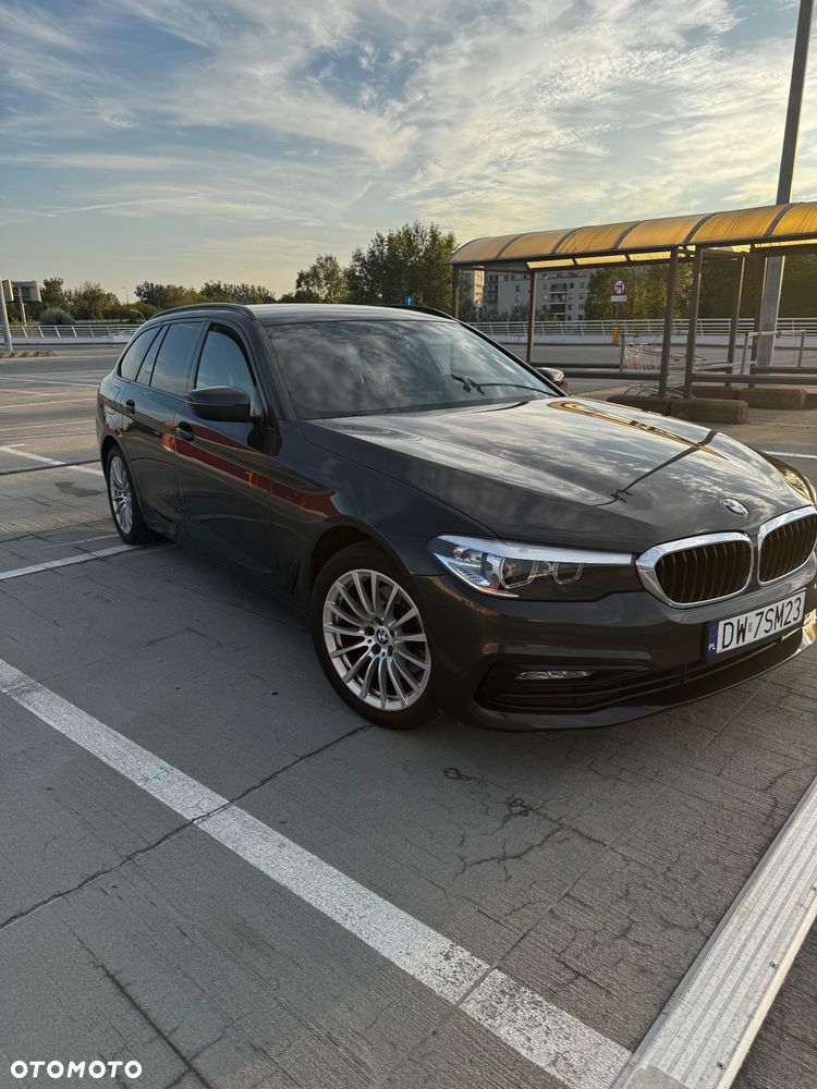 BMW Seria 5 520d Sport Line - 2