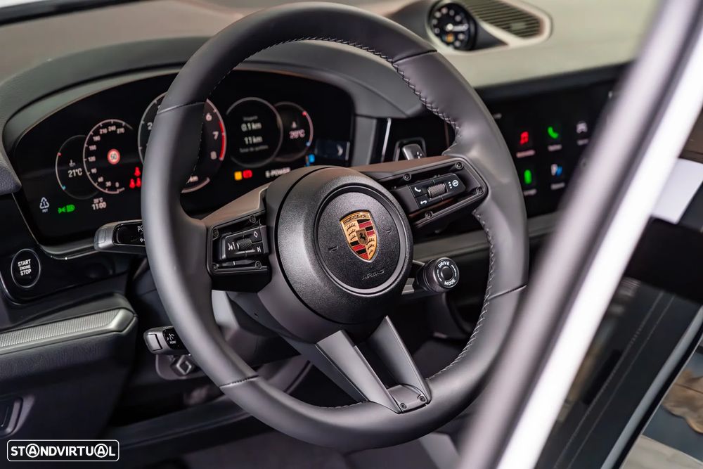 Porsche Cayenne Coupé E-Hybrid - 16