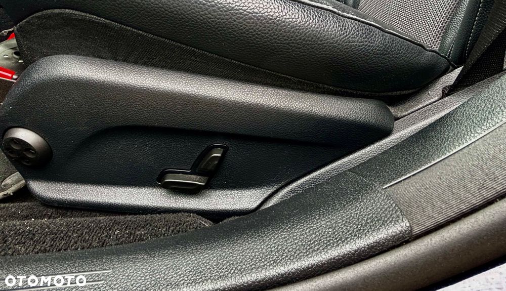 Mercedes-Benz Klasa E 220 d 4Matic 9G-TRONIC Avantgarde - 14