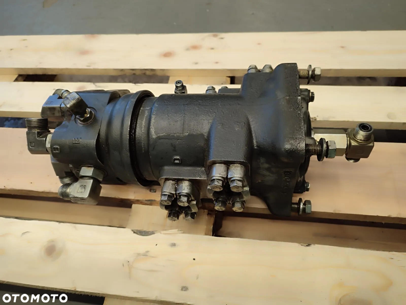 Rotator hydrauliczny 59K665 Komatsu PC228 - 11
