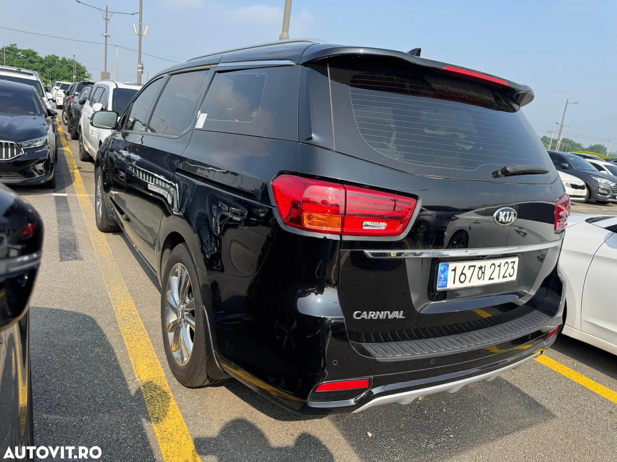 Kia Carnival - 6