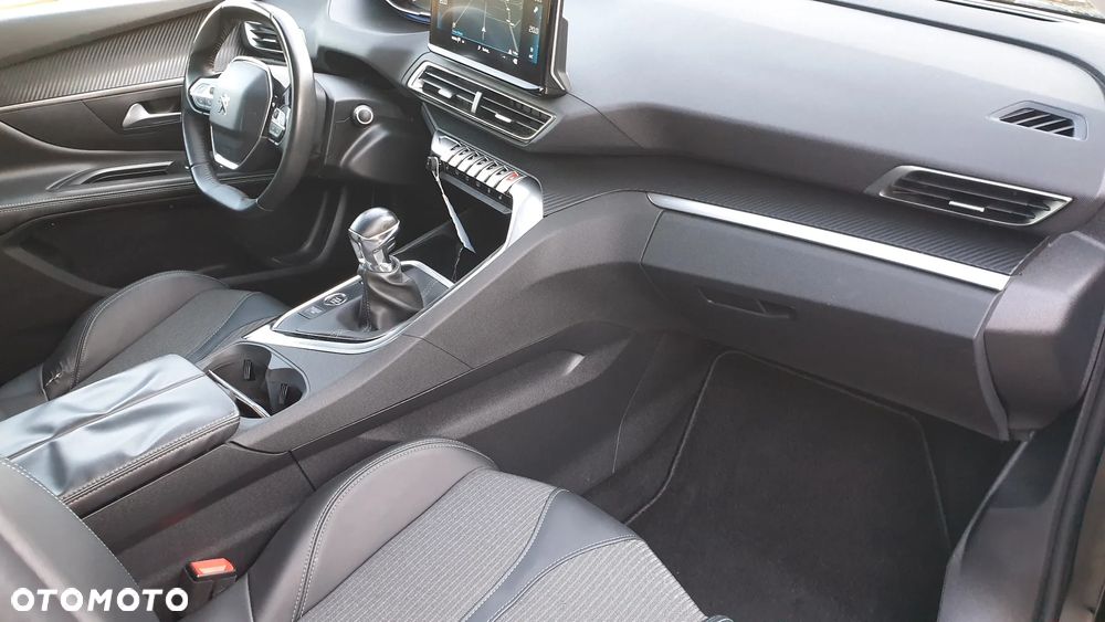 Peugeot 5008 - 17