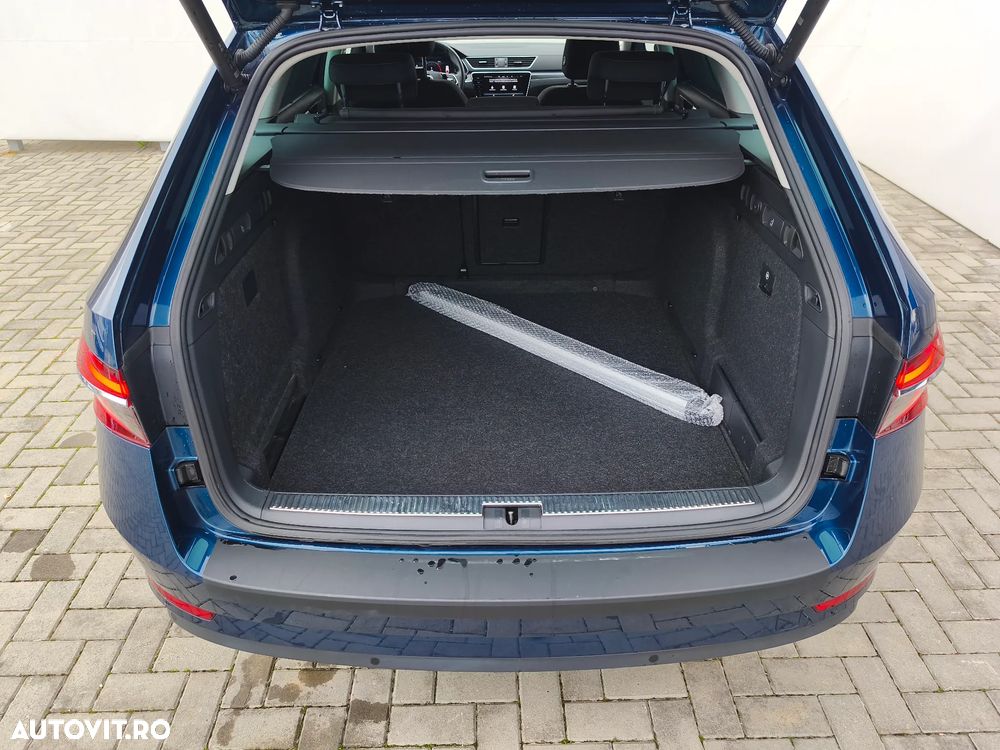 Skoda Superb Combi 2.0 TDI DSG Style - 9