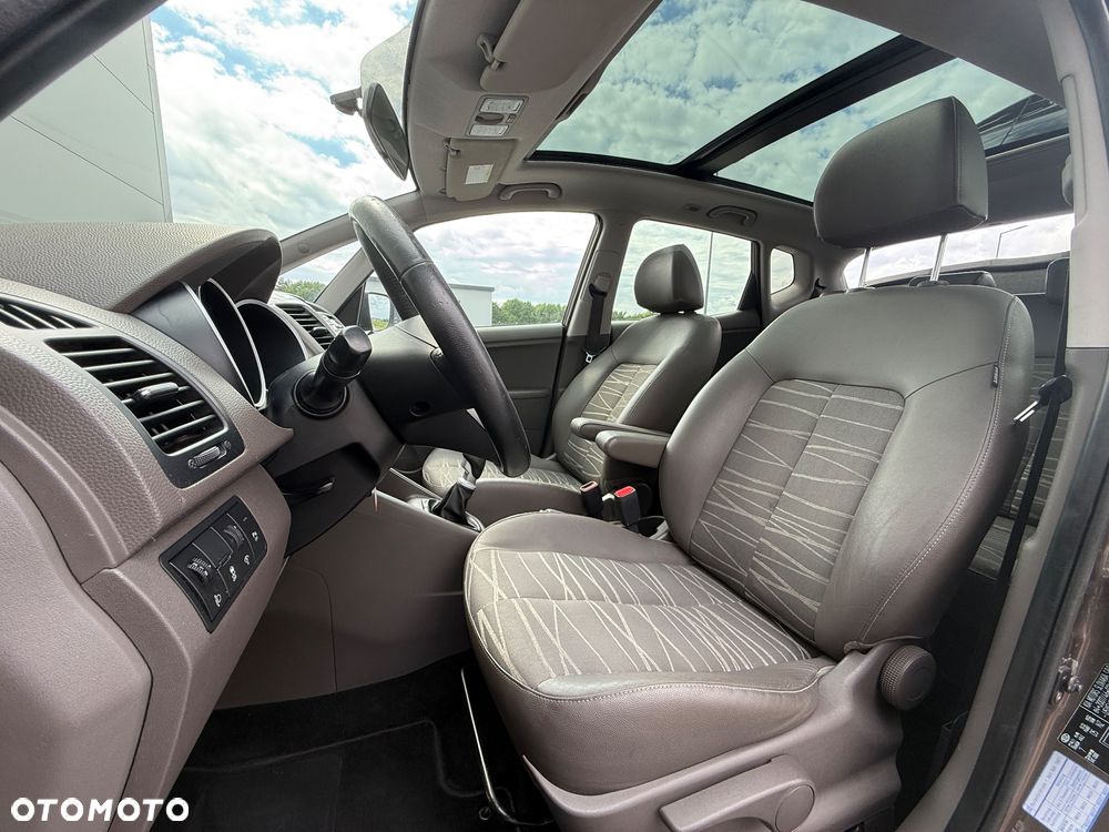 Kia Venga 1.6 CRDi 128 Fifa World Cup Edition - 12