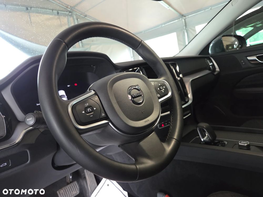 Volvo V60 B3 B DKG Momentum Pro - 8