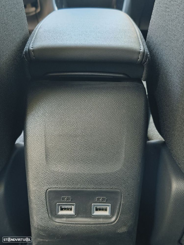 Peugeot e-2008 50 kWh Active Pack - 26