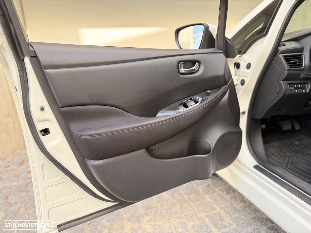 Nissan Leaf Acenta - 25