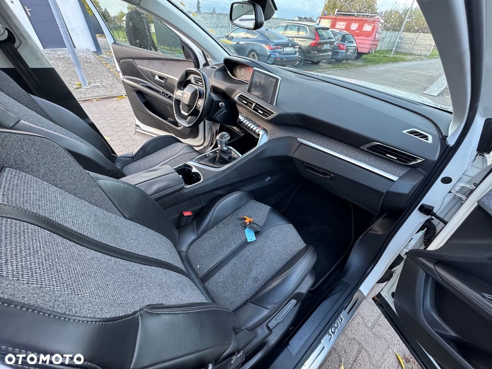 Peugeot 3008 PureTech 130 Stop & Start GPF Allure - 6