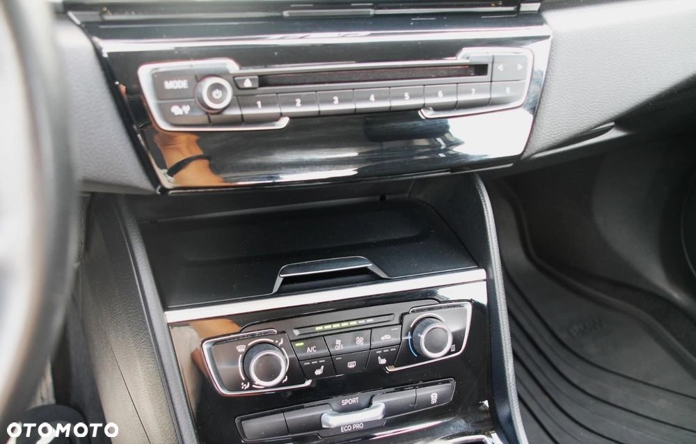 BMW Seria 2 216d - 15