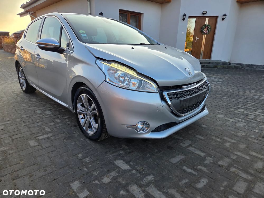 Peugeot 208 - 9