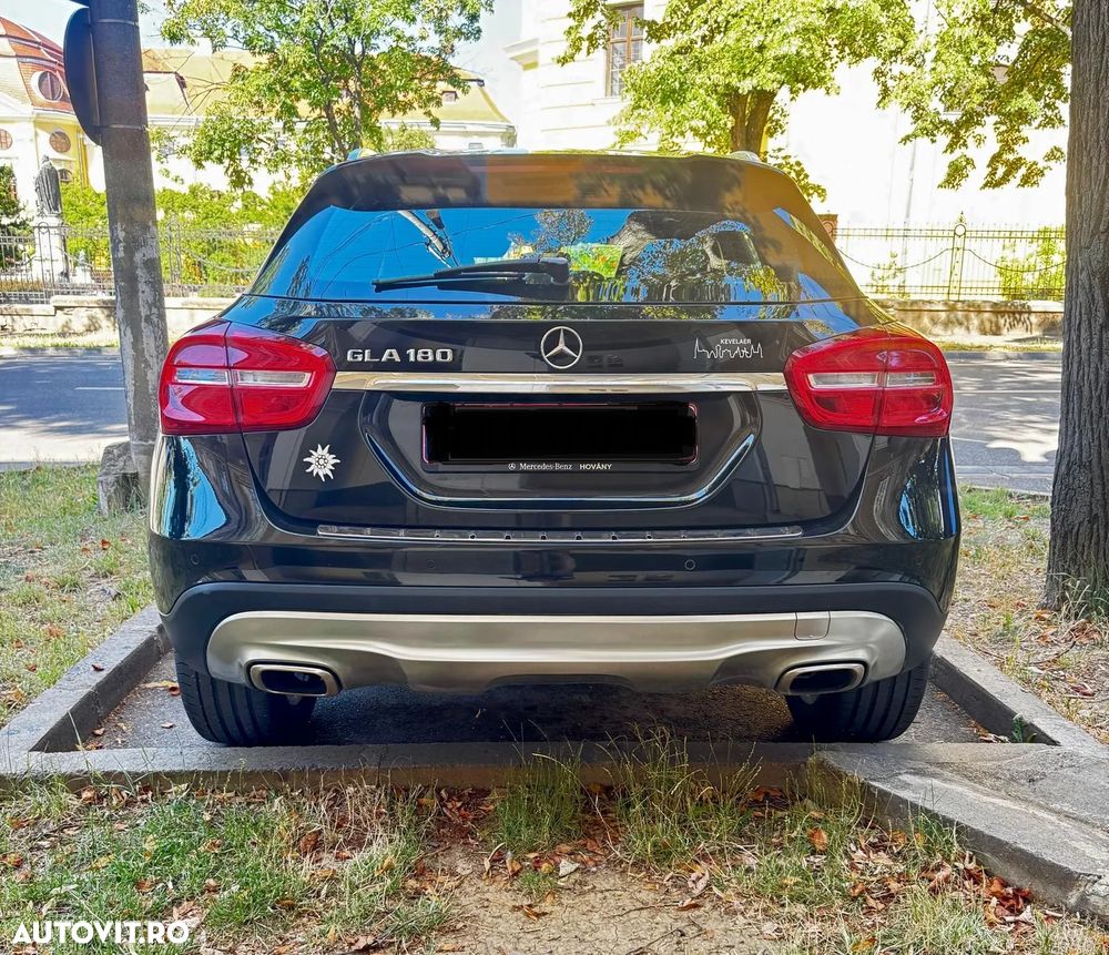 Mercedes-Benz GLA 180 - 8