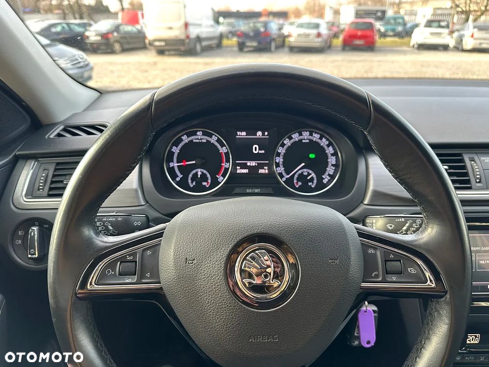 Skoda RAPID Spb 1.4 TSI Style DSG - 18