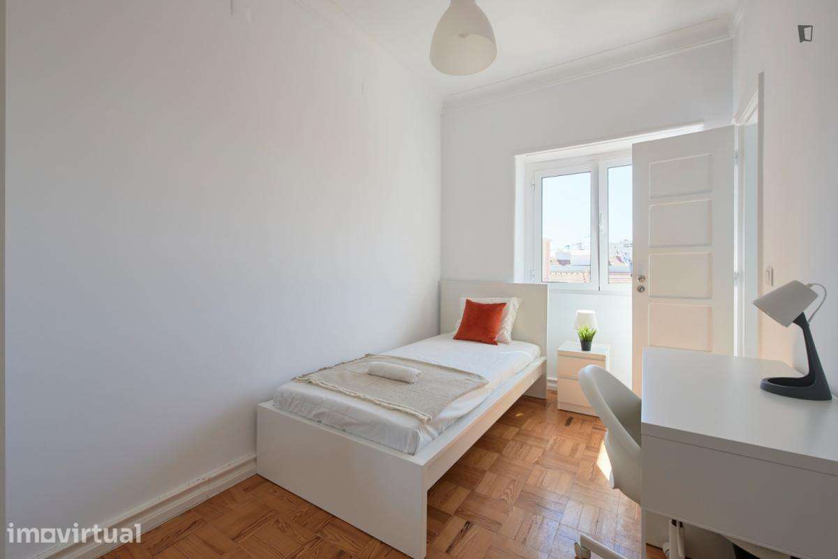 Quarto - localizado em Entrecampos Lisbon - Grande imagem: 3/34