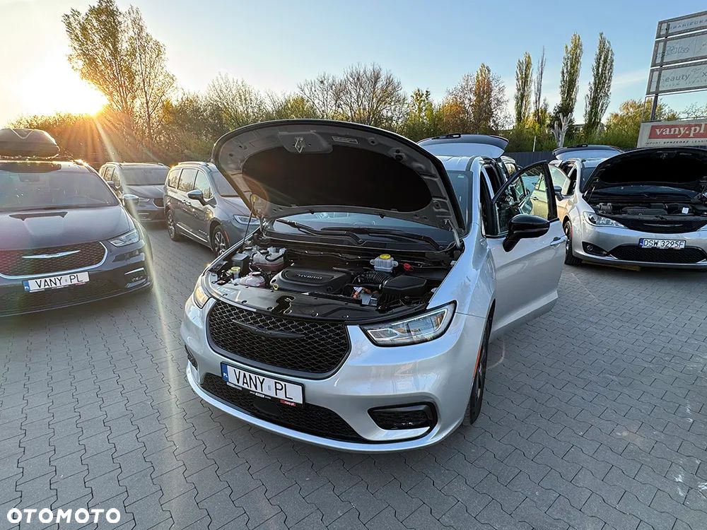 Chrysler Pacifica - 7