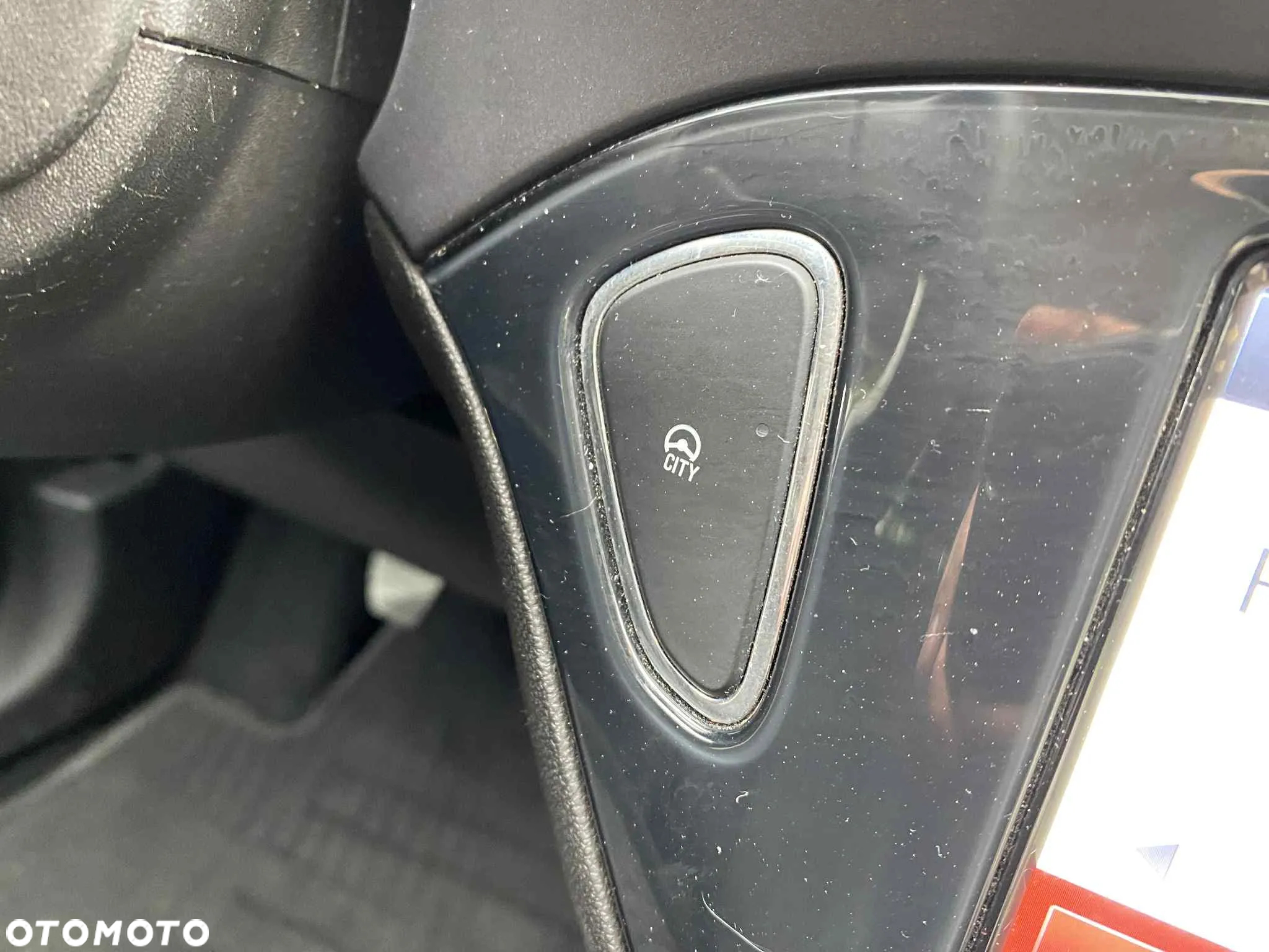 Opel Corsa 1.4 Cosmo - 11