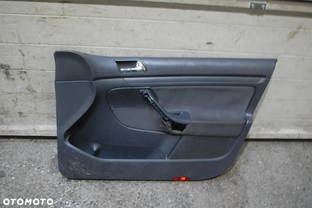 BOCZEK TAPICERKA DRZWI PRAWY PRZÓD PRZEDNIA PRAWA 1K4868110 VW GOLF V KOMBI 5D 1K4867012 - 13