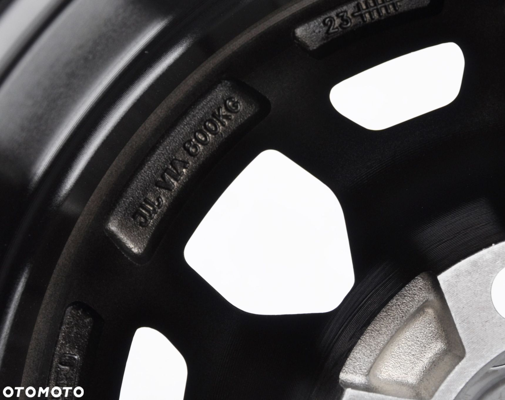 1930 2024 FELGI 17 6x139,7 TOYOTA HILUX CRUISER 4X4 - 4