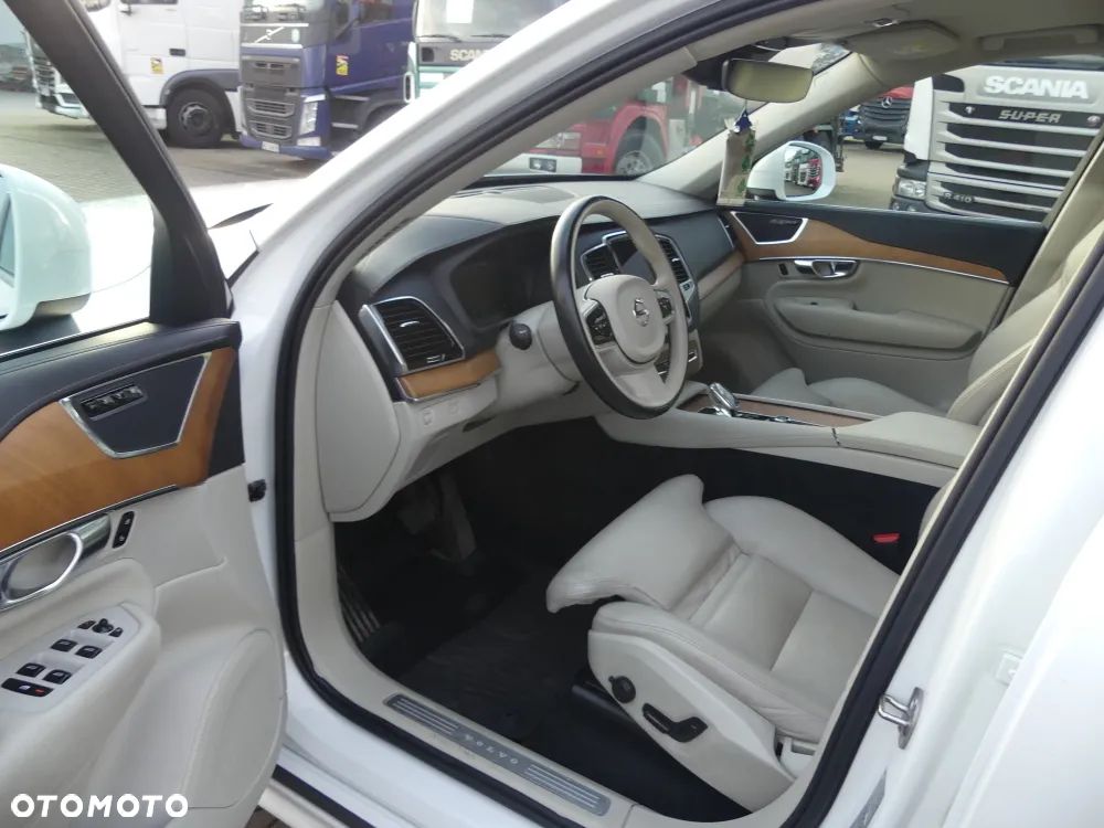 Volvo XC 90 - 5